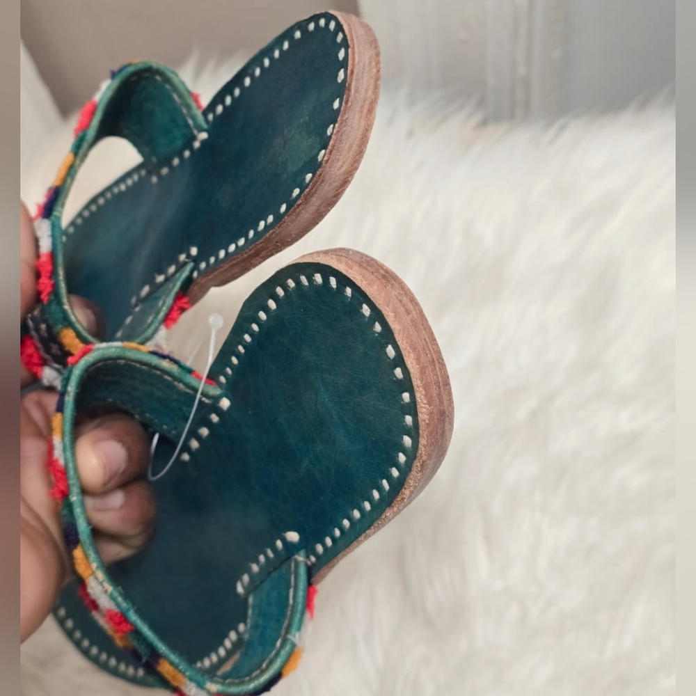 Handmade Vintage Embroidered Leather Slip On Sandals Handmade Size 8✌️ - Picture 5 of 6